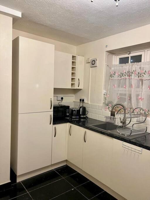 2 Bedroom Flat In Vauxhall, London Exterior foto