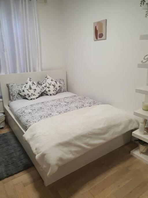 2 Bedroom Flat In Vauxhall, London Exterior foto